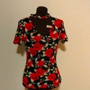 SheIn allover floral cut out front tee medium